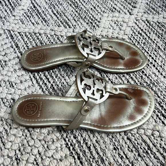 Tory Burch Miller Gold Metallic Sandals. Size 7.5. - Picture 5 of 12